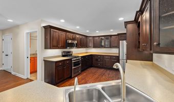 3330 Kellygreen Ct, Angola, IN 46703