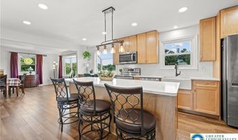 3146 Club Dr, Allentown, PA 18103