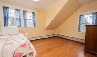 369 Ohio St, Bangor, ME 04401