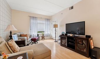 400 N RICHMOND St 323, Appleton, WI 54911