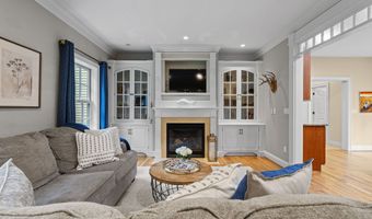 28 Hoop Pole Hill Rd, Chester, CT 06412