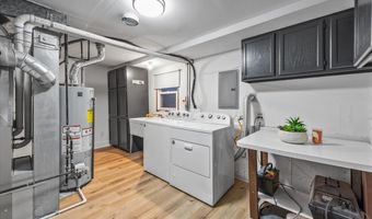 1942 Trail Ridge St, Arlington Heights, IL 60004