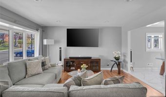 136 E Clinton Ave, Bergenfield, NJ 07621