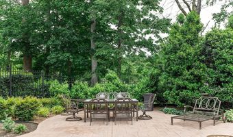 192 Lakeshore Dr, Albany, KY 42602