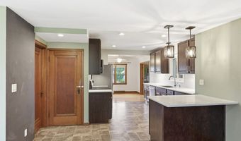 821 S WEIMAR St, Appleton, WI 54915