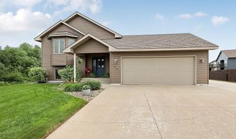105 Estate Dr, Avon, MN 56310
