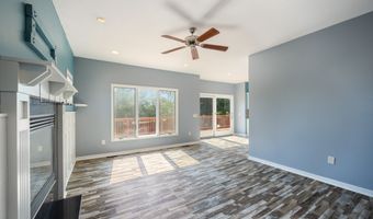 923 S 10th St, Adel, IA 50003