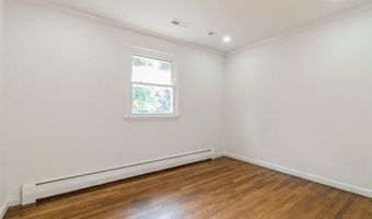 8 Laurel Dr, Brookfield, CT 06804
