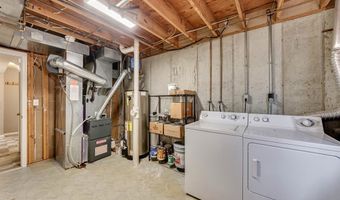 1632 Whispering Creek Dr, Ballwin, MO 63021