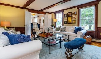 155 Oakdale Rd, North Kingstown, RI 02852