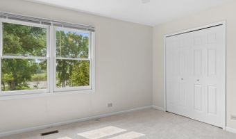 1196 Edgewater Ln, Antioch, IL 60002