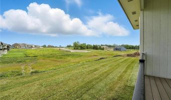 1617 Grayhawk Dr, Basehor, KS 66007