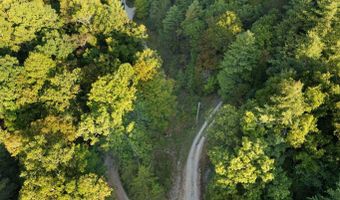 9999 Deer Track Rd, Beattyville, KY 41311