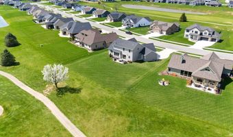 2016 Fairway Dr, Auburn, IN 46706
