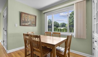 5 Greenfield Dr, Ansonia, CT 06401