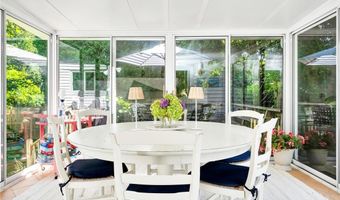 114 Rodman St, Narragansett, RI 02882