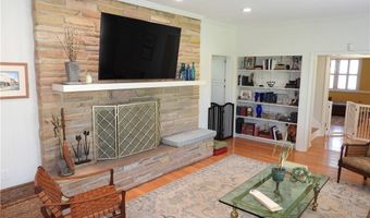220 Lake Shore Dr, Alma, GA 31510