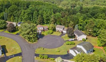 3 Oaks Ct, Albany, NY 12203