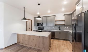 2308 E Brek St, Brandon, SD 57005