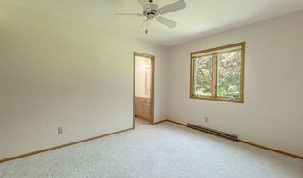 518 Topaz Ln, Madison, WI 53714