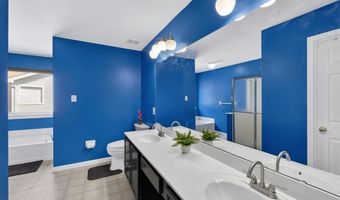 567 Brook Meadow Dr, Ballwin, MO 63021