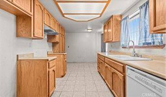 22935 Standing Rock, Apple Valley, CA 92307