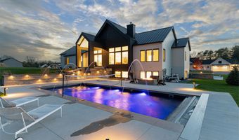 5044 Hickory Pointe Woods SE, Ada, MI 49301