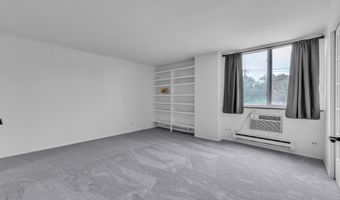 1050 Wall St 2C, Ann Arbor, MI 48105