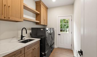 43864 ASHLAWN Ct, Ashburn, VA 20147