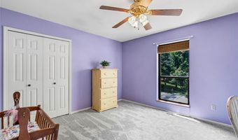 1431 Dietrich Oaks Dr, Ballwin, MO 63021