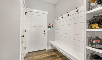 928 N Greenwillow Ln, Ammon, ID 83401