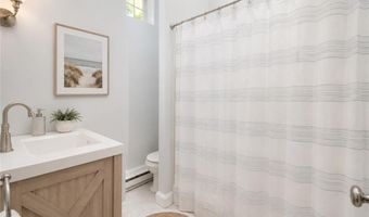 78 Coggeshall Ave 3, Newport, RI 02840