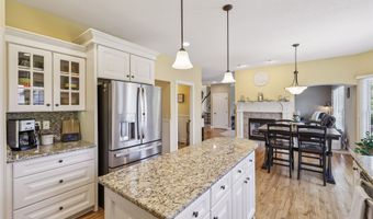 211 SW Stonegate Dr, Ankeny, IA 50023