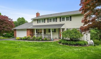 27 E Gate Rd, Danbury, CT 06811