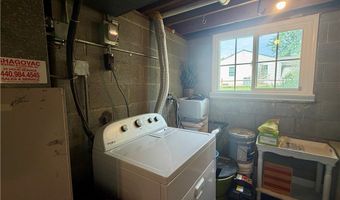 875 Princeton Ave, Amherst, OH 44001