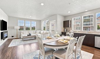 17051 SW APPLEDALE Rd 203, Beaverton, OR 97007