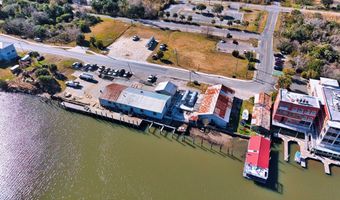 323 Water St, Apalachicola, FL 32320