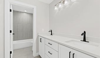 8541 Joseph St, Commerce Twp., MI 48382