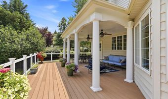 19704 STANFORD HALL Pl, Ashburn, VA 20147