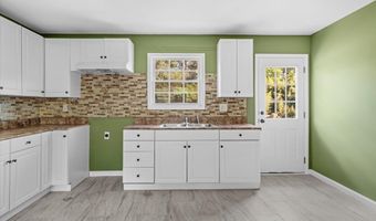832 NW Snow Springs Rd, Adairsville, GA 30103