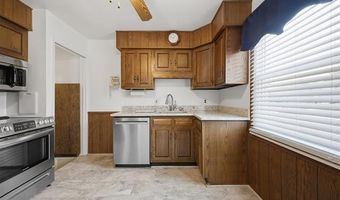 15924 Hanover Ave, Allen Park, MI 48101