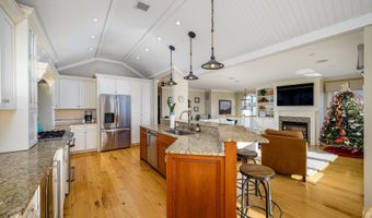 211 Stratford Ave, Beach Haven, NJ 08008