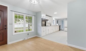 38 Franklin St, East Providence, RI 02915