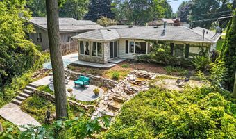 2323 PALISADES Dr, Appleton, WI 54915