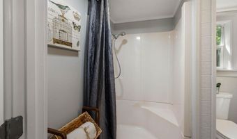 16 Mammoth Rd, Windham, NH 03087