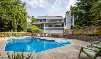 7 Cormorant Dr, Middletown, NJ 07748