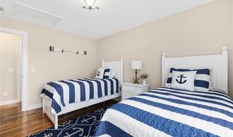 81 S Pier Rd, Narragansett, RI 02882
