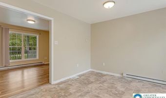 1842 Glacier Dr, Tunkhannock, PA 18610