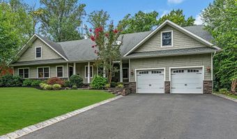 10 Greenwood Pl, Middletown, NJ 07748
