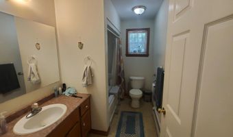 41 Dana Dr, Bangor, ME 04401